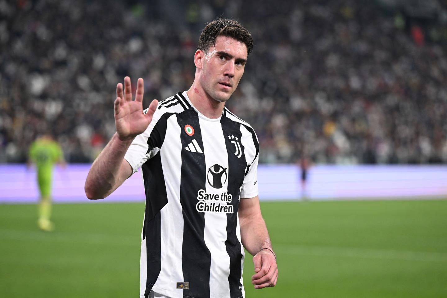 Vị thế mong manh của Dusan Vlahovic tại Juventus: Từ kỳ vọng đến bến bờ chia ly