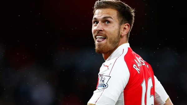 Aaron Ramsey: Chuyện kể về lời mời từ Sir Alex Ferguson và quyết định thay đổi sự nghiệp