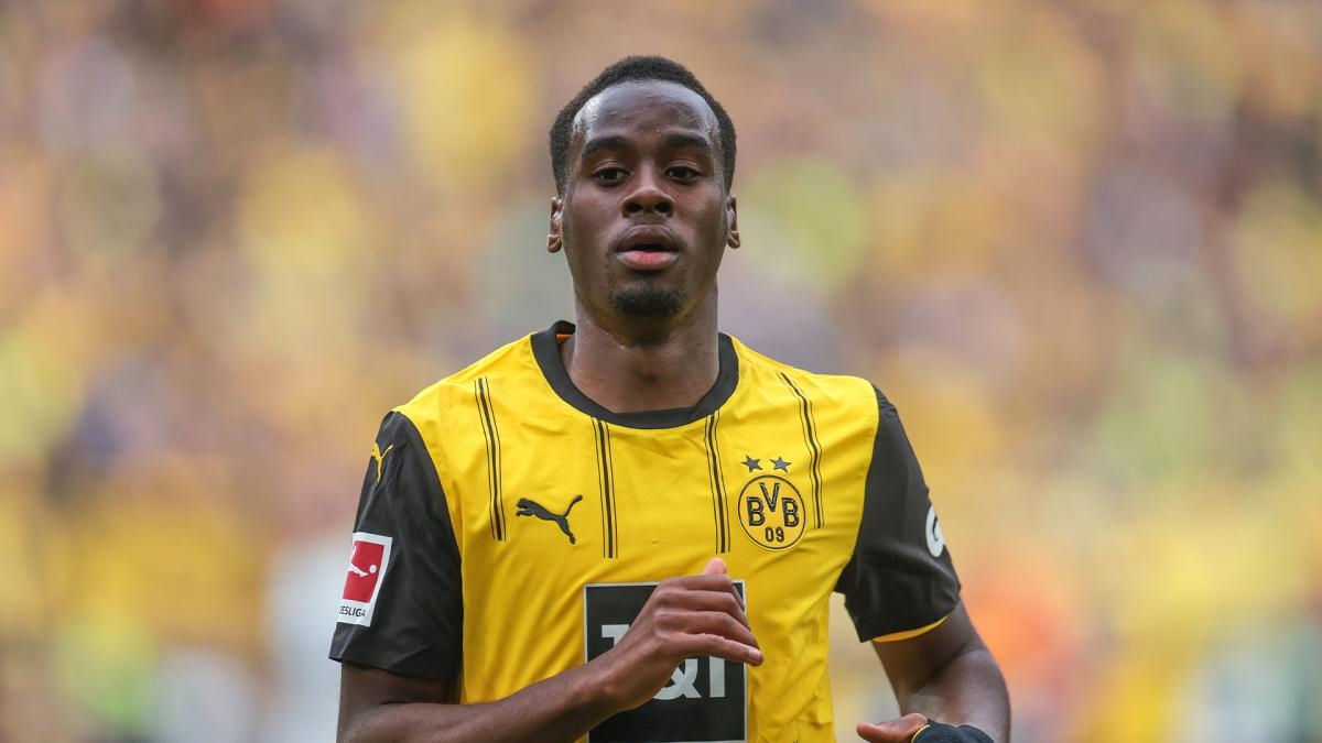 Chelsea đối mặt khó khăn trong thương vụ chiêu mộ Jamie Bynoe-Gittens từ Dortmund