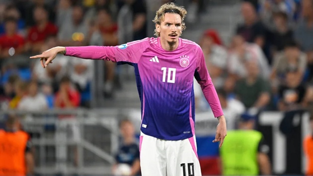 Bayern Munich đối mặt thử thách khổng lồ trong thương vụ chiêu mộ Nick Woltemade