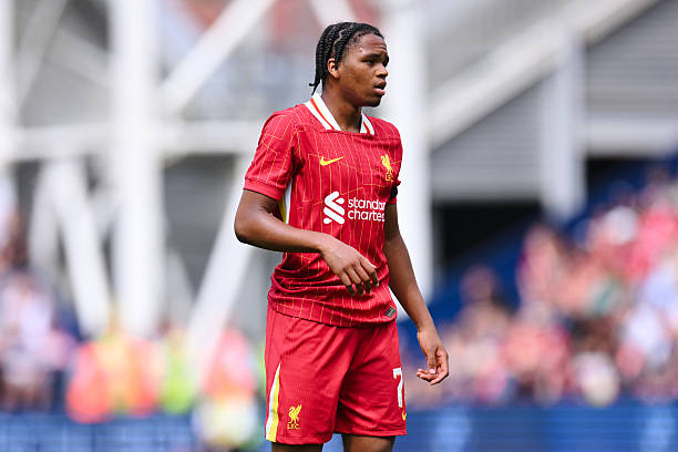 Rio Ngumoha: Thần đồng 16 tuổi có thể tỏa sáng rực rỡ tại Liverpool?