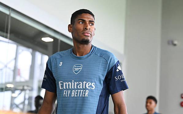 Arsenal vs Newcastle: Trận giao hữu đáng chú ý tại Singapore