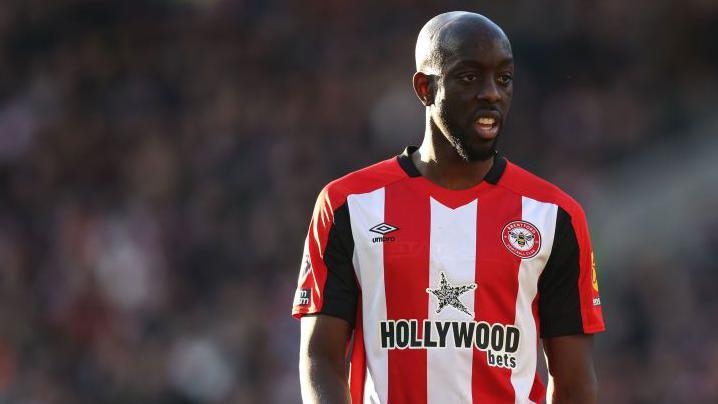 Vụ Wissa: Brentford cứng rắn, tương lai tiền đạo người Congo vẫn mù mịt